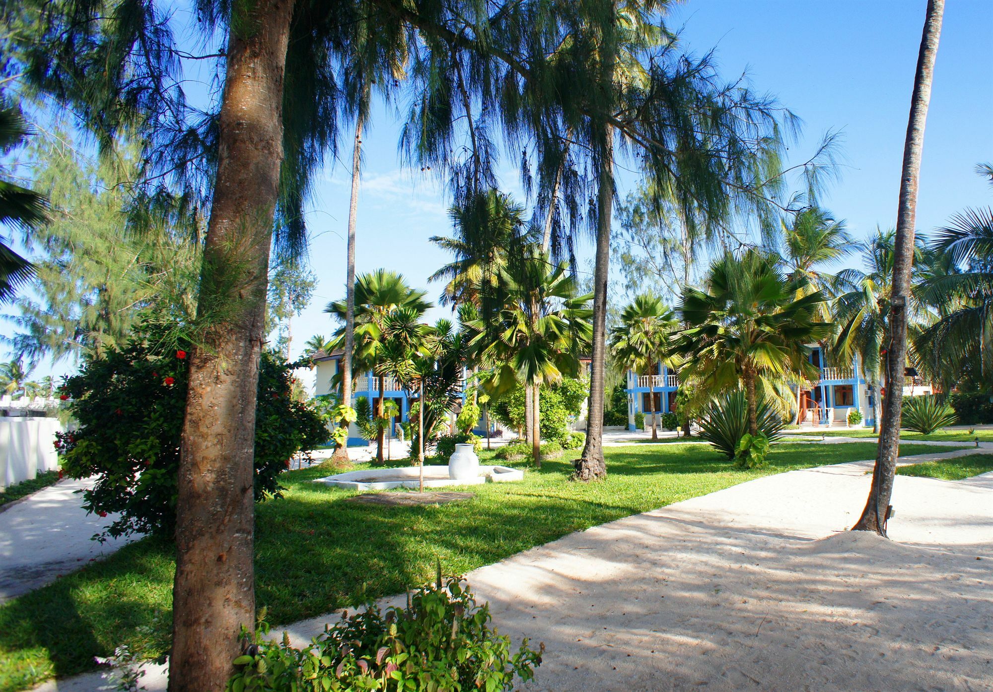 Smiles Beach Hotel Nungwi Exterior photo